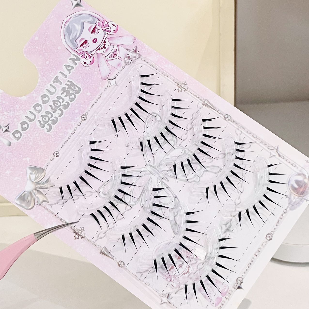 Doudoutian Wet Look Spiky Full - Anime Cosplay Lashes 评论和价格